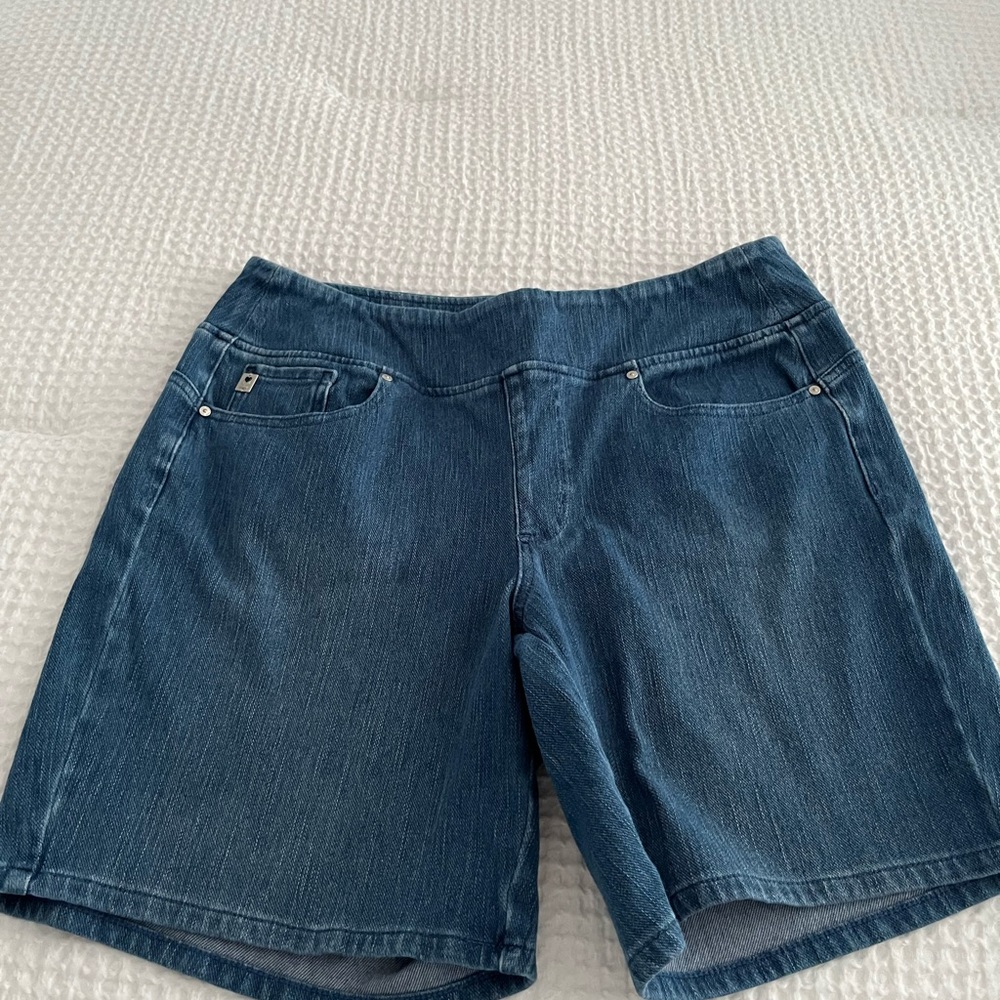 Belle Kim Gravel Flexibelle 8” short size 16. A501192